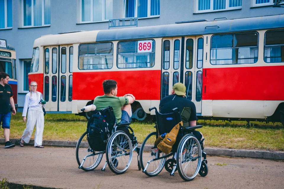 ветерани у Львові проїхали інклюзивним маршрутом "Дошвейцарський період"