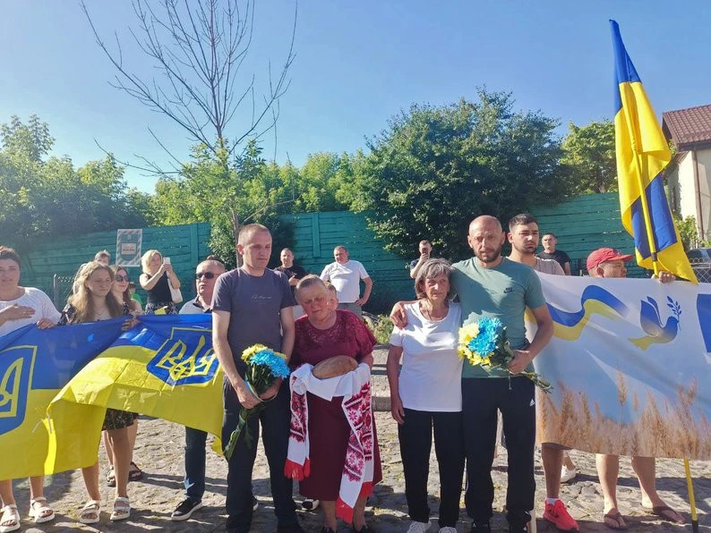 У Луцьку зустріли двох військових 14-ї бригади, які майже 2 роки провели в російському полоні