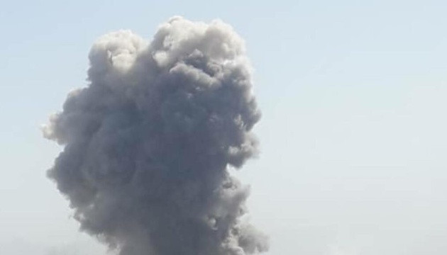 РФ атакувала балістикою підприємство в Чернігові: є загиблий та постраждала