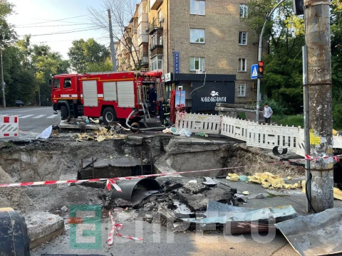 Наслідки атаки росіян у Шевченківському районі Києва