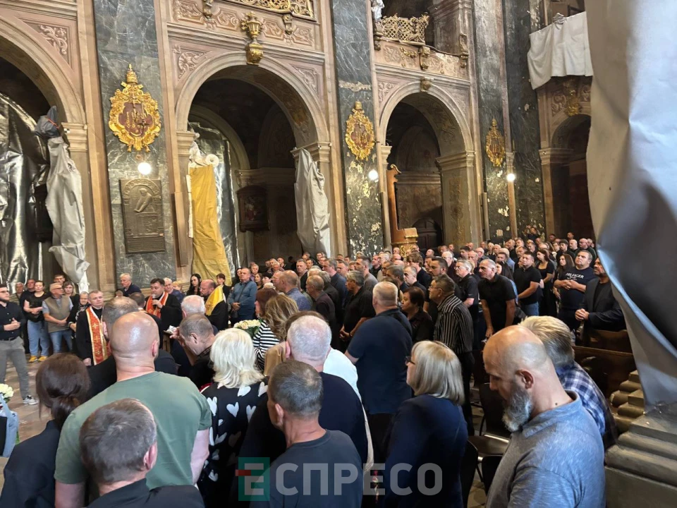 Львів прощається з футболістом і тренером "Карпат" Степаном Юрчишиним