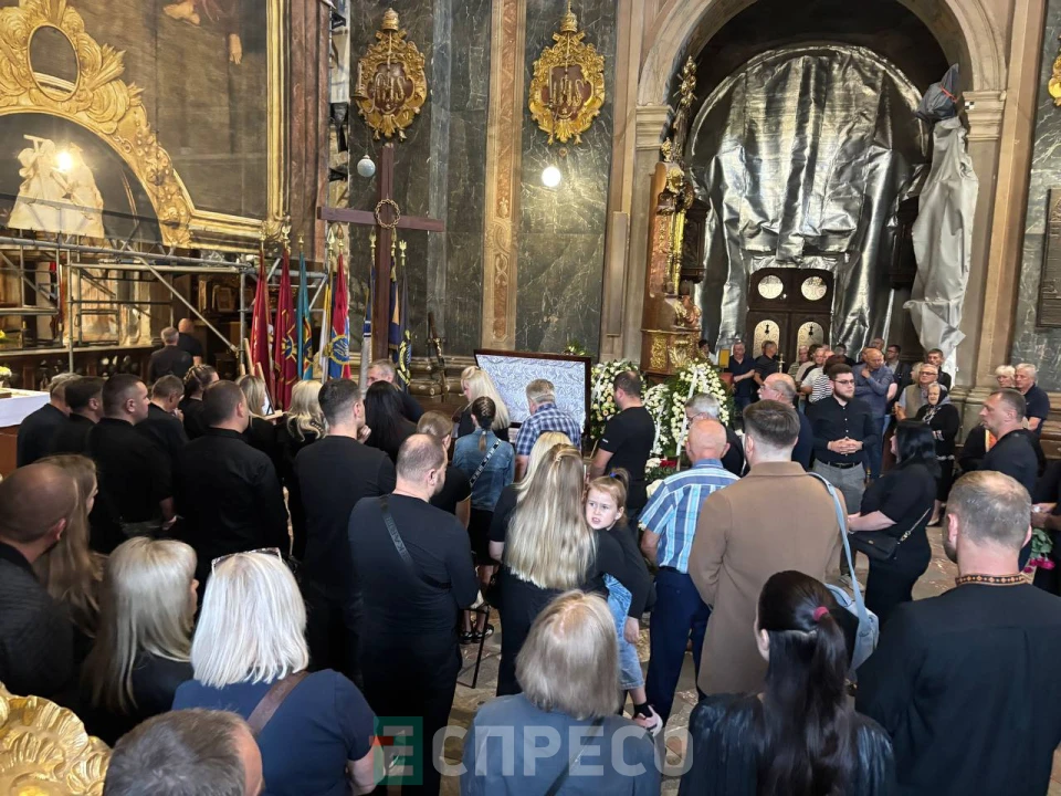 Львів прощається з футболістом і тренером "Карпат" Степаном Юрчишиним