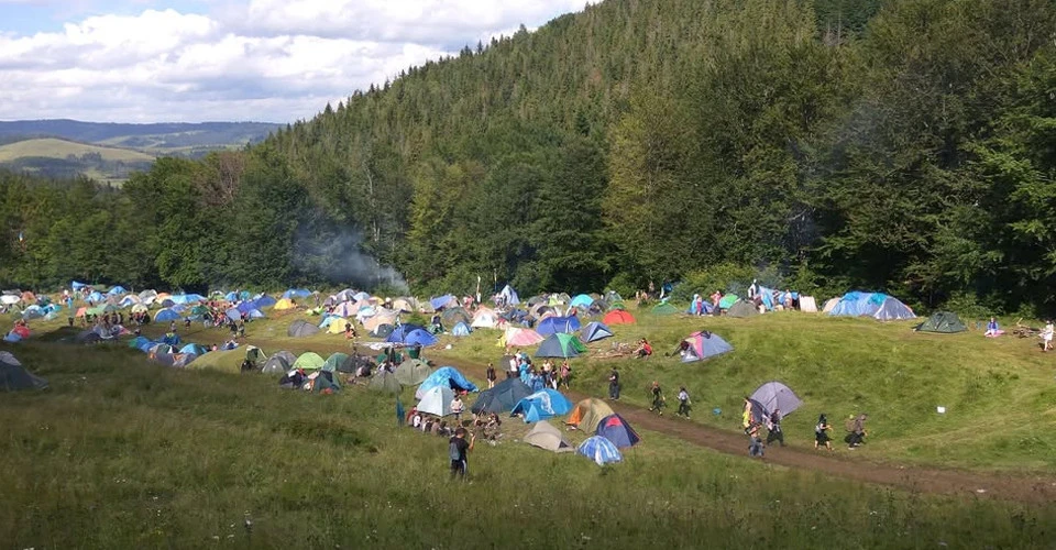 фестиваліь біля водоспаду Шипіт