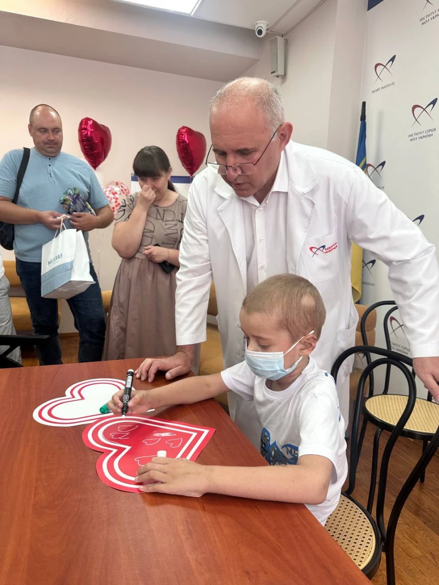 Шестирічного хлопчика, якому пересадили донорське серце жінки з Хмельниччини, виписують з лікарні
