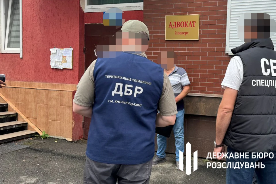 На хабарі у 200 тис. грн затримали головного держінспектора податкової Хмельниччини
