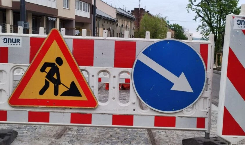 Ремонтні роботи на вул. Драгоманова  у Львові продовжили до середини серпня