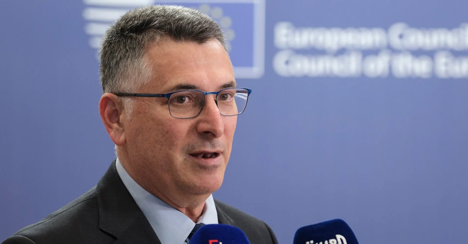 Гідеон Саар