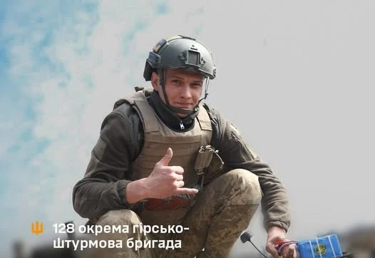 За 4 роки в ЗСУ евакуював з поля бою понад 1000 машин: як 24-річний батько трьох дітей став пілотом БПЛА 128-ї ОГШБр