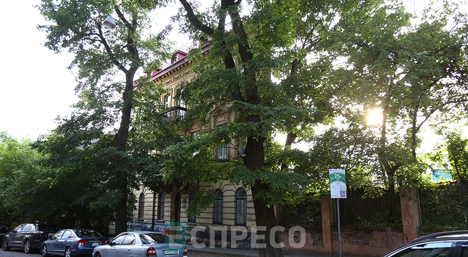 пласкі будинки Львова, вул. Тараса Бобанича, 8
