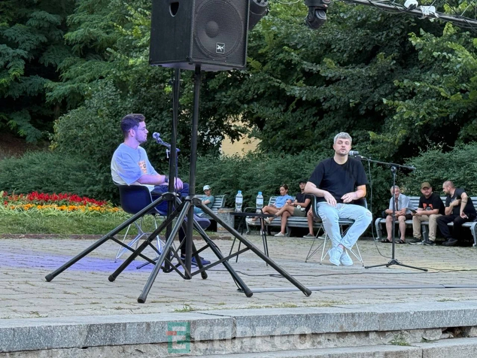 Олександр Нотевський та Олег Новіков розповідають про НАБУ, САП, БЕБ (площа Івана Франка, вечір 26.07.2025)
