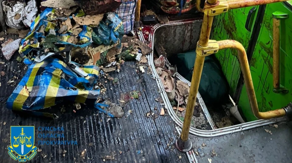 Всередині пасажирського автобусу після російського удару (Іволжанське, Сумщина. 27.07.2025)
