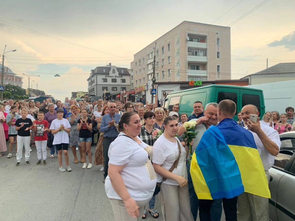У Почаєві зустріли звільненого з полону Петра Трофимлюка