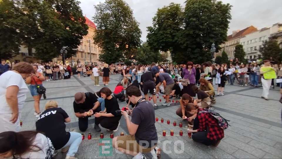 У Львові поіменно згадали військовополонених – жертв теракту РФ в Оленівці
