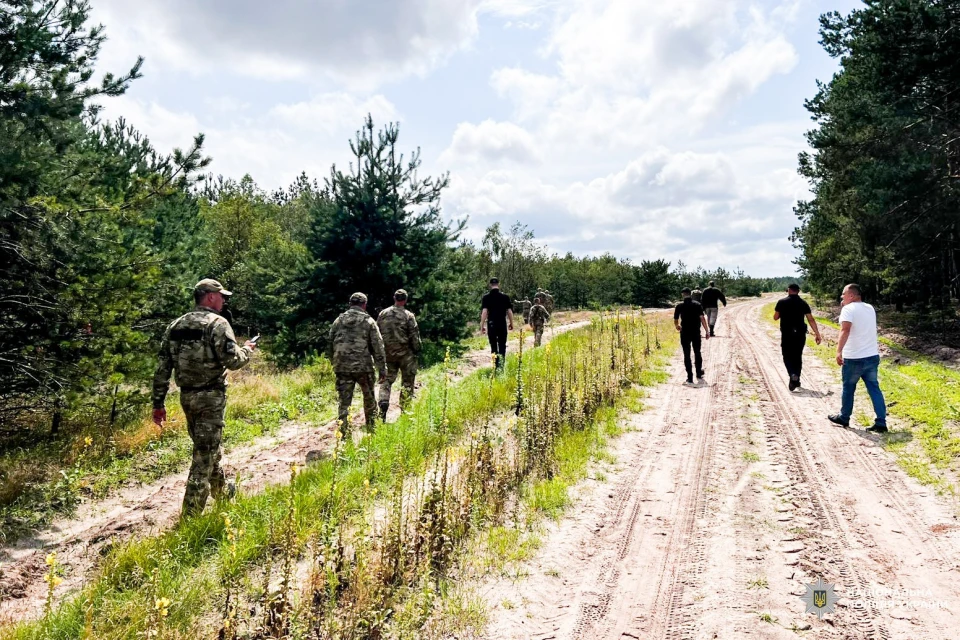 На Рівненщині третій день розшукують пенсіонера, який пішов у ліс по гриби та заблукав