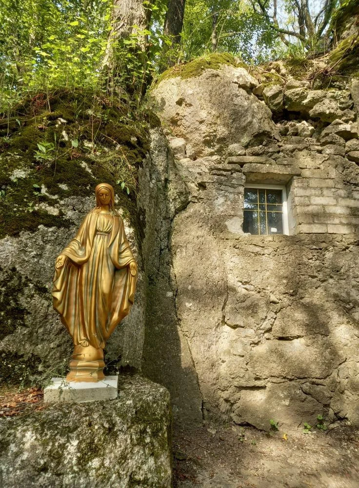 Печера відлюдника на Тернопільщині