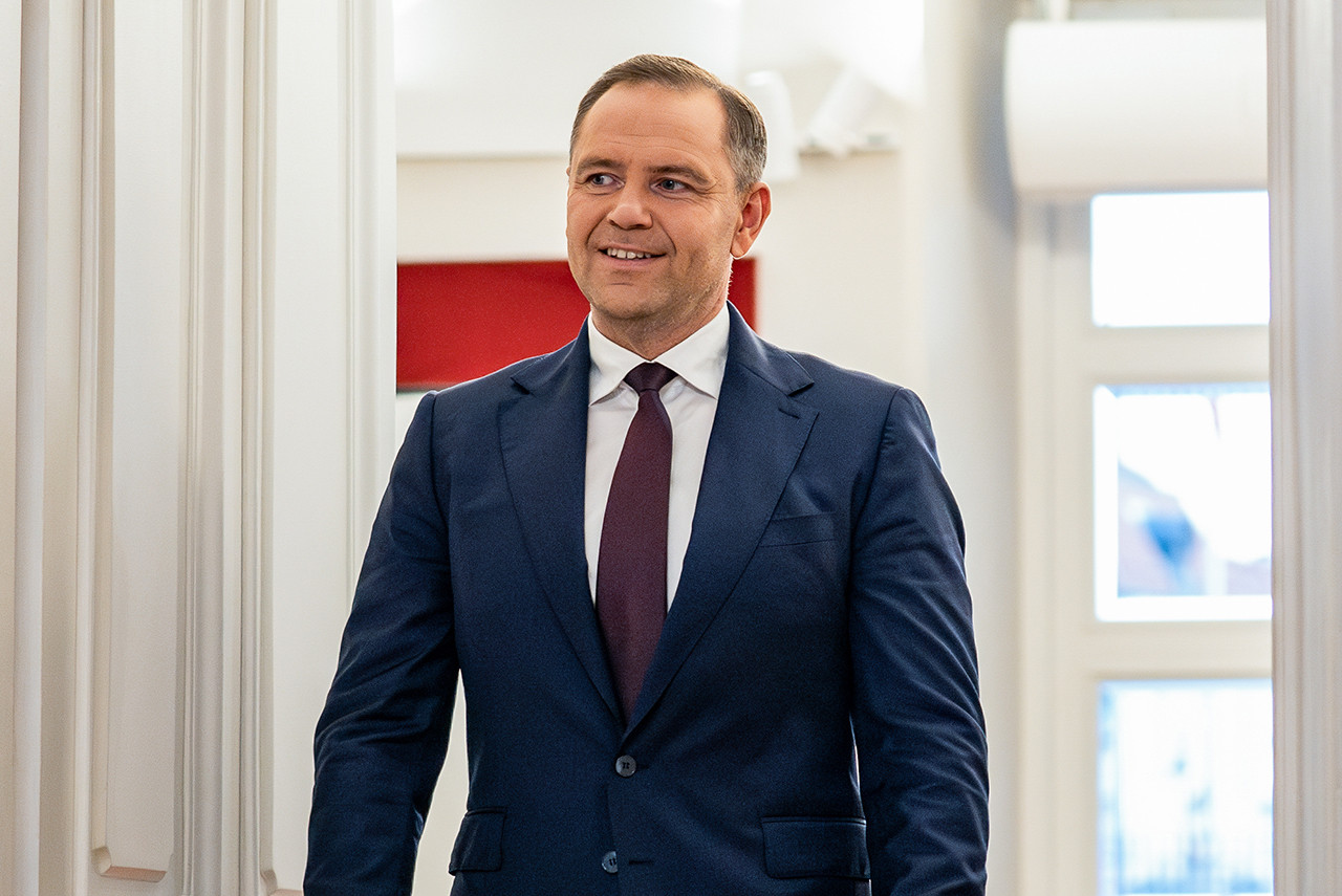 Навроцький підписав закон про звільнення від відповідальності поляків, які воюють на боці України