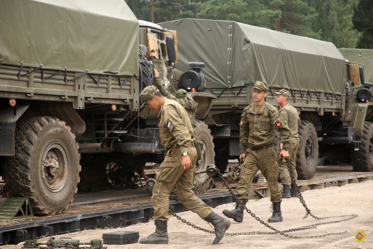 Російські військові