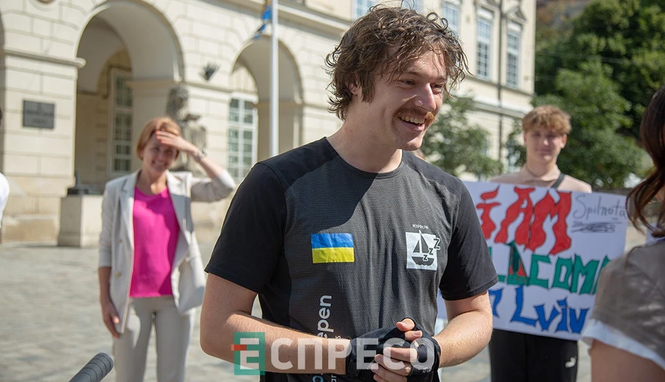 зустріч веломандрівника із Нідерландів Ліана Віссера у Львові