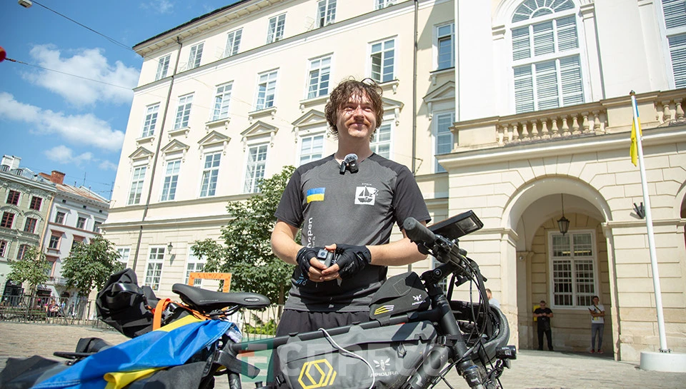 зустріч веломандрівника із Нідерландів Ліана Віссера у Львові