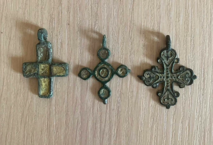 Натільні хрестики періоду Київської Русі поповнили колекцію Львівського історичного музею