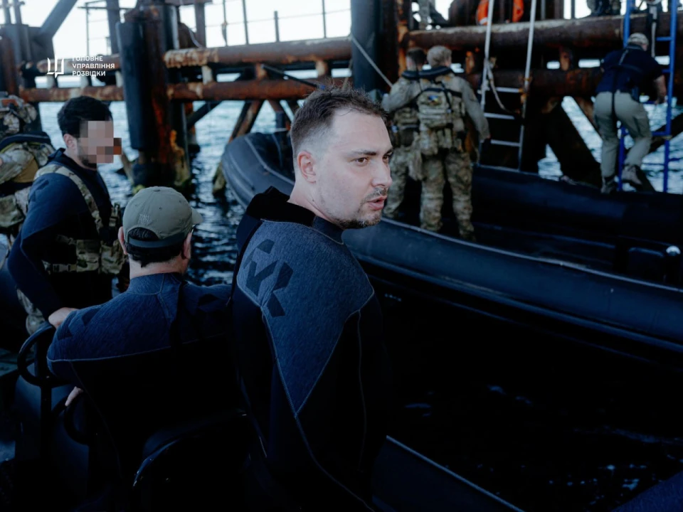 Буданов відвідав позиції ГУР на острові Зміїний і газовидобувних платформах у Чорному морі