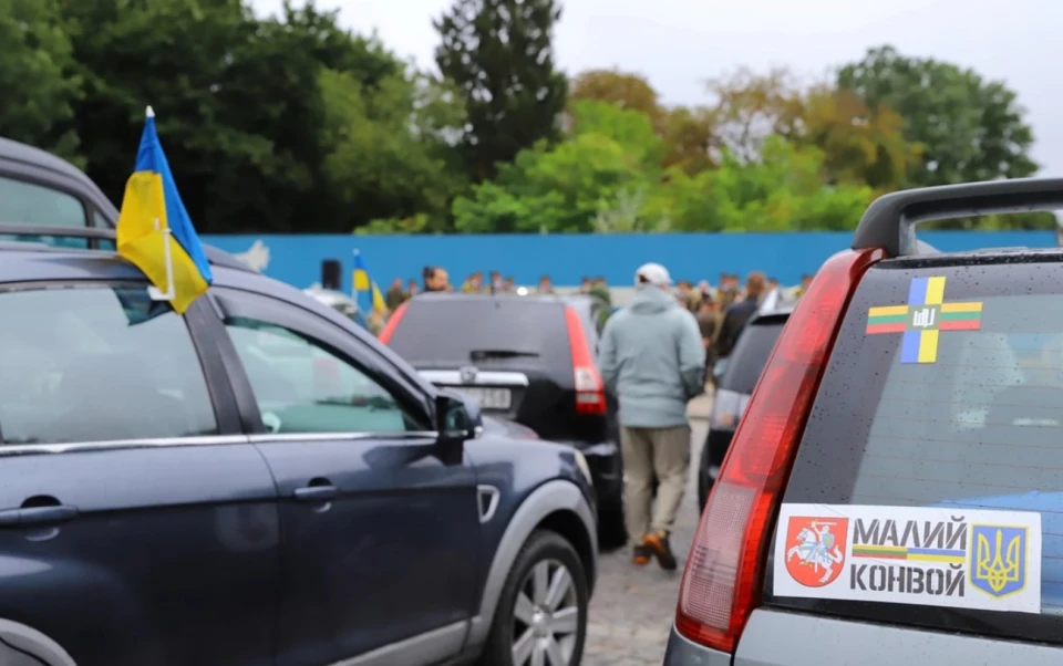 автівки від волонтерів з країн Балтії на Львівщині автівки від волонтерів з країн Балтії на Львівщині