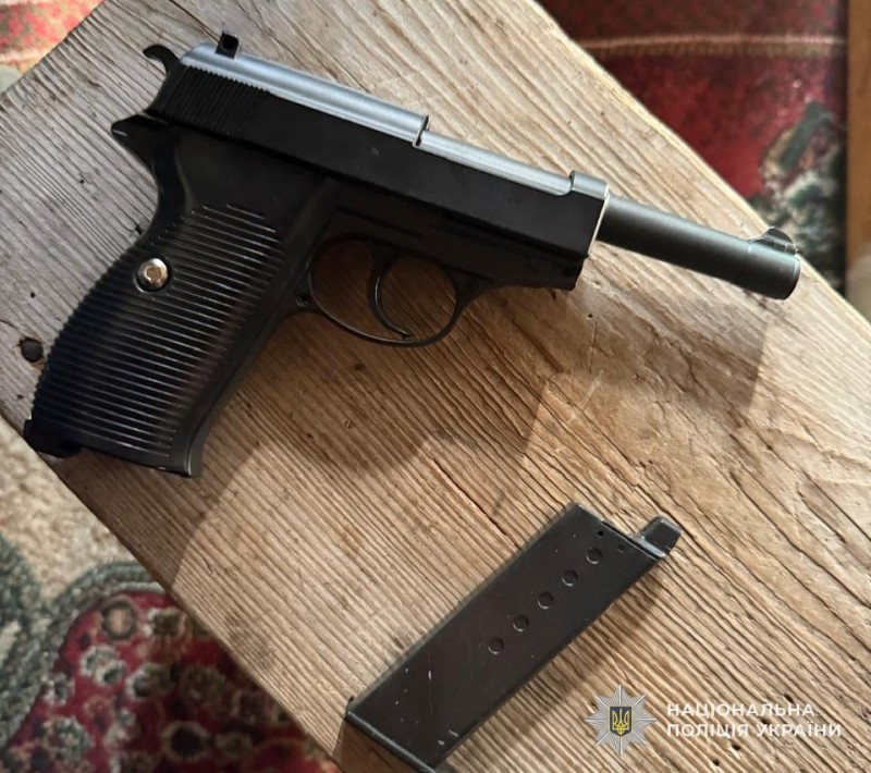 У селі на Львівщині сусід стріляв зі страйкбольної зброї у жінку і її 5-річного сина
