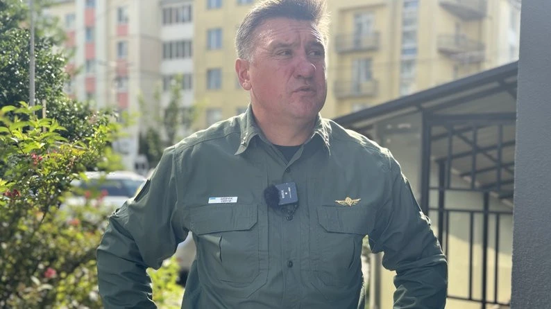 Експолонений захисник Азовсталі з Луцька Сергій Шевчук повів доньку в перший клас