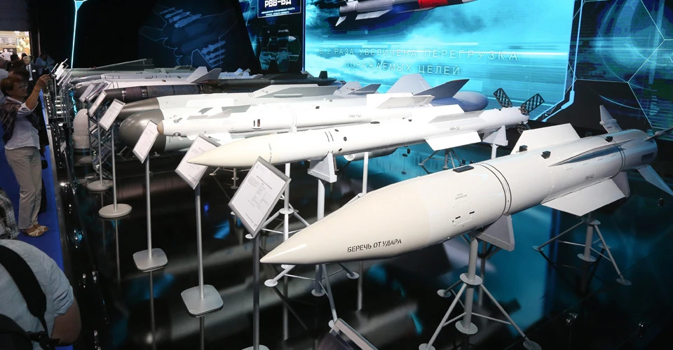 ракета класу "повітря-повітря" Р-37М, ​​на авіаційно-космічному салоні МАКС у Москві