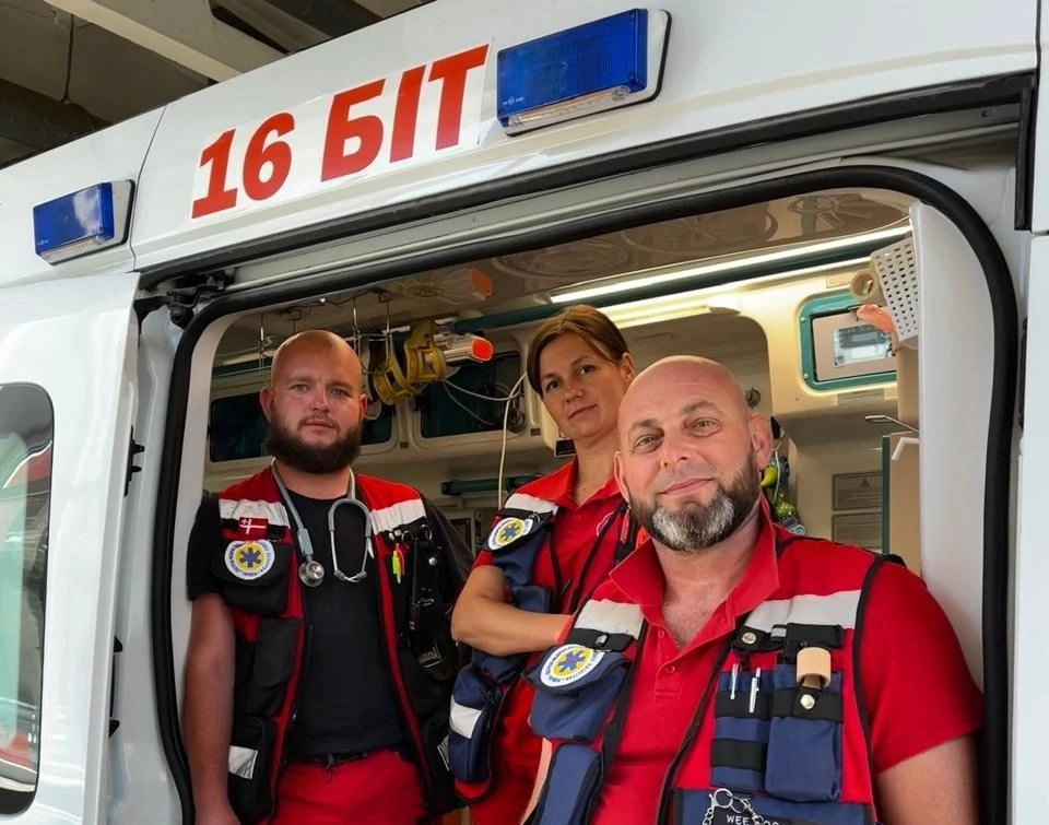 На Тернопільщині медики швидкої подолали 110 кілометрів, щоб врятувати життя 40-річного чоловіка