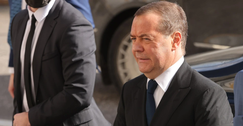 Москва погрожує британським компаніям-виробникам дронів, а Словаччина обіцяє заблокувати санкції ЄС проти Росії. Акценти світових ЗМІ 17 квітня