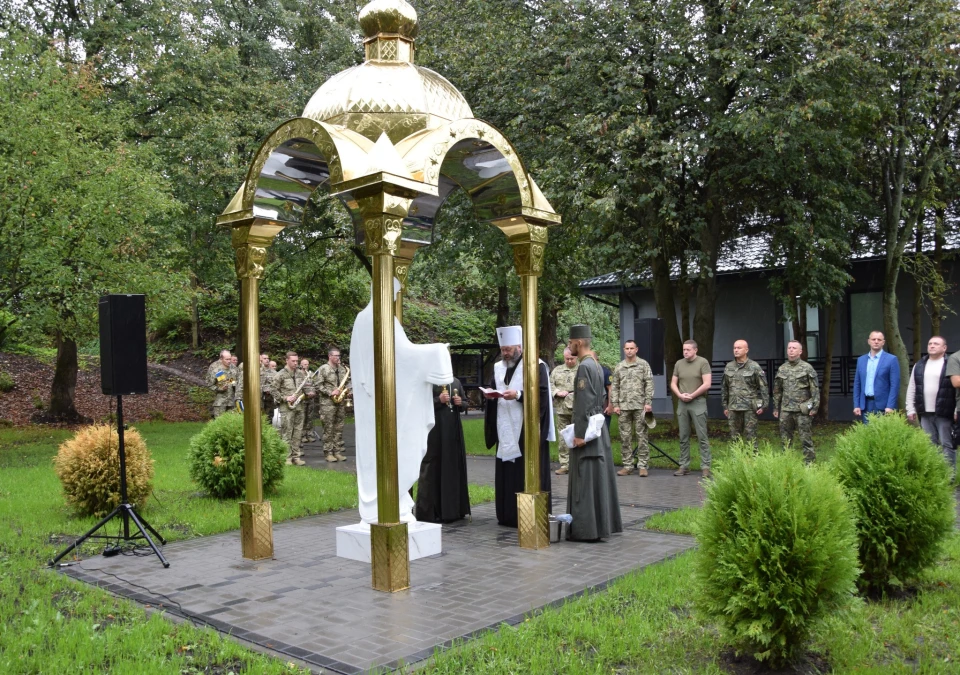 капличка на території нового прикордонного підрозділу на Волині