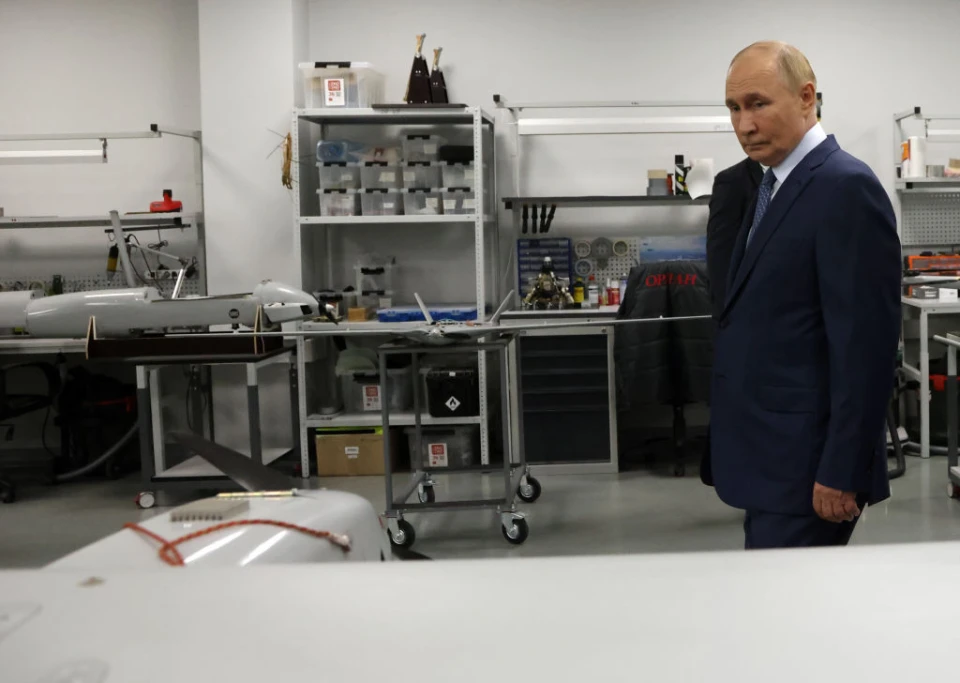 Володимир Путін і російський дрон