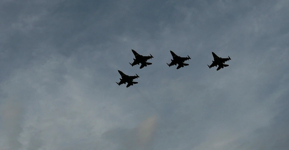 F-16