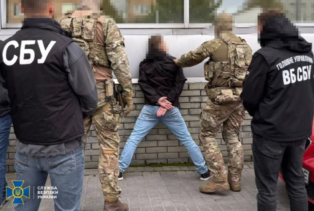 На Хмельниччині затримали агента ФСБ, який наводив удари на військові заводи на заході України