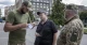 співробітники ТЦК перевіряють документи під час патрулювання, Харків