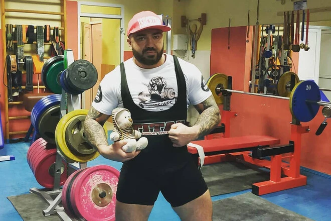 Український стронгмен Павло Іщенко