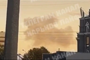 Дим після прильоту КАБа у Харкові (вечір, 12.10.2025)