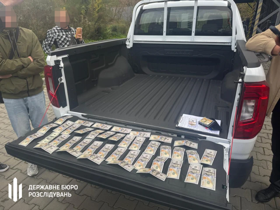 На Закарпатті викрили прикордонника, який переправляв ухилянтів і сигарети до Румунії
