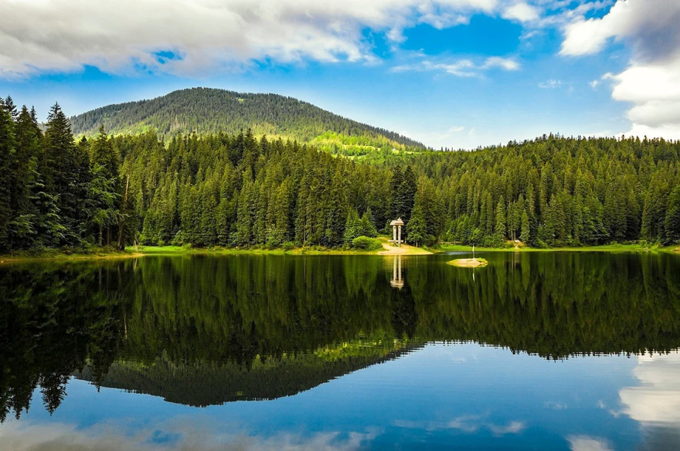 Закарпатські Колочава й Синевирська Поляна увійшли до переліку найкращих туристичних сіл світу