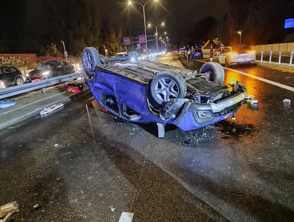 У Варшаві перекинувся автомобіль російського посольства