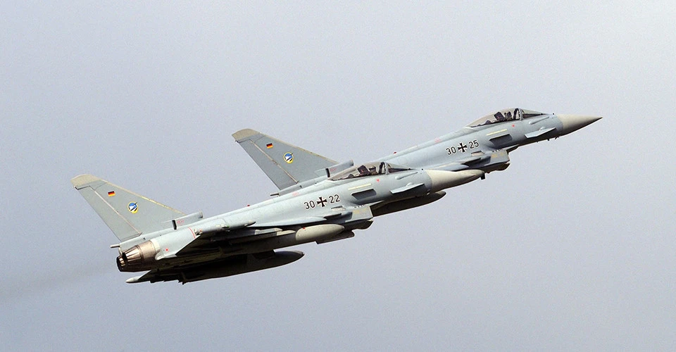 Німецькі винищувачі Eurofighter Typhoon на патрулюванні повітряного простору Балтійського регіону