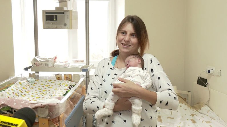 У Рівному медики виходили дівчинку Богданку, яка народилася з вагою 970 г і зростом 36 см