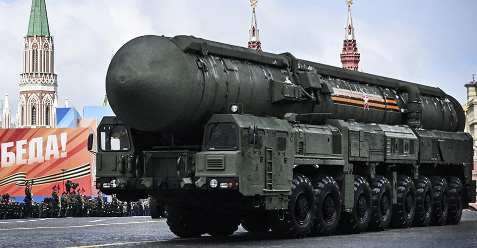 російська пускова установка міжконтинентальних балістичних ракет "Ярс" в центрі Москви, травень 2023 року
