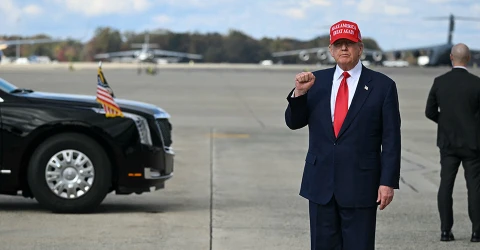 Дональд Трамп після прибуття на об'єднану базу Ендрюс у Меріленді