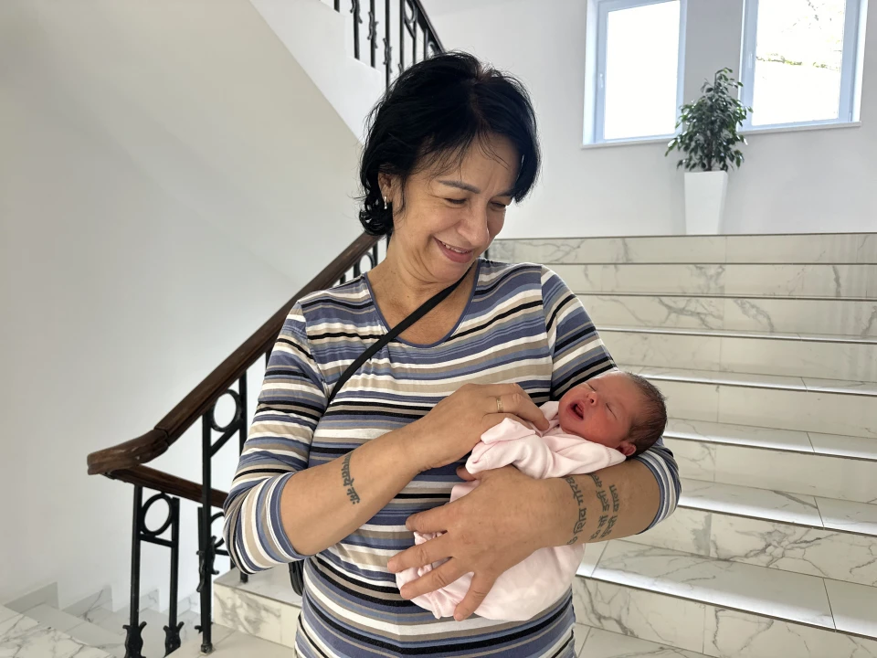 Захисниця, яка добровільно долучилася до ЗСУ, зустріла на війні своє кохання і у 52 роки втретє стала мамою