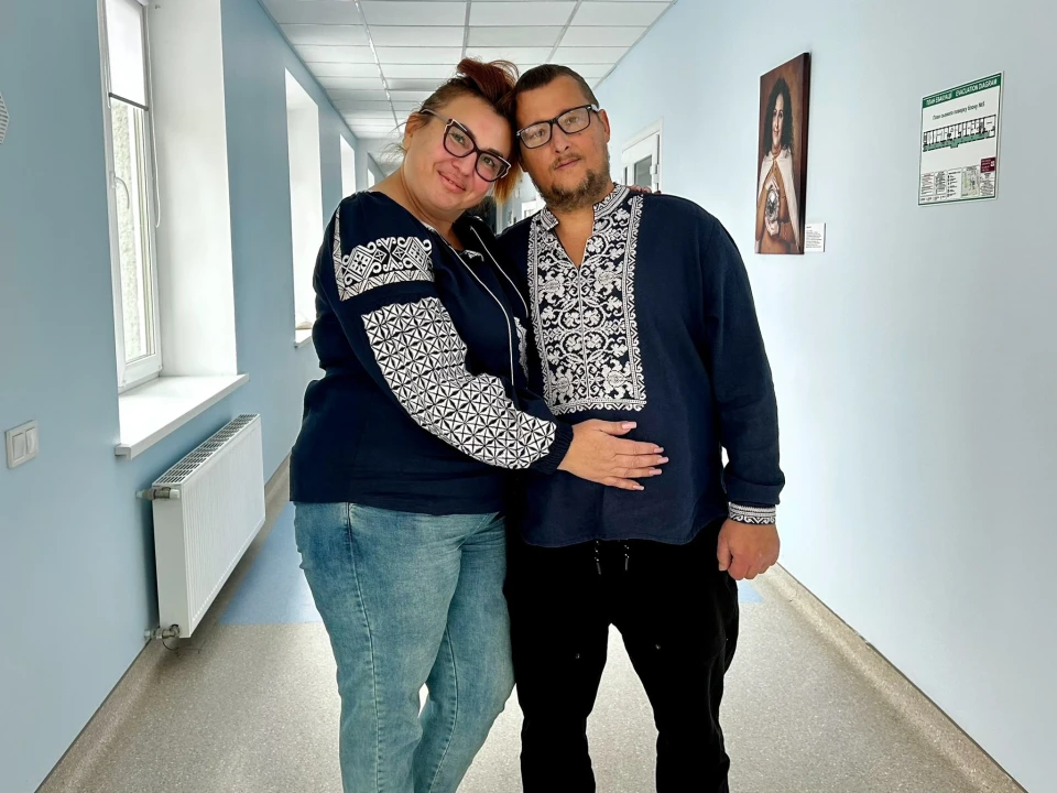 У Львові медики провели родинну трансплантацію печінки: дружина стала донором для чоловіка