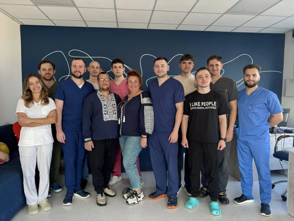 У Львові медики провели родинну трансплантацію печінки: дружина стала донором для чоловіка