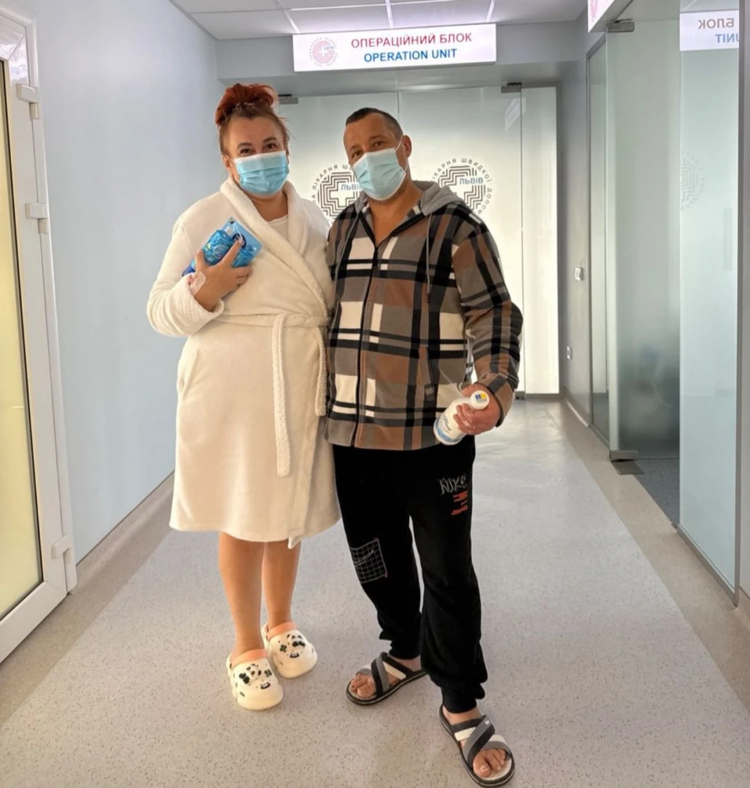 У Львові медики провели родинну трансплантацію печінки: дружина стала донором для чоловіка