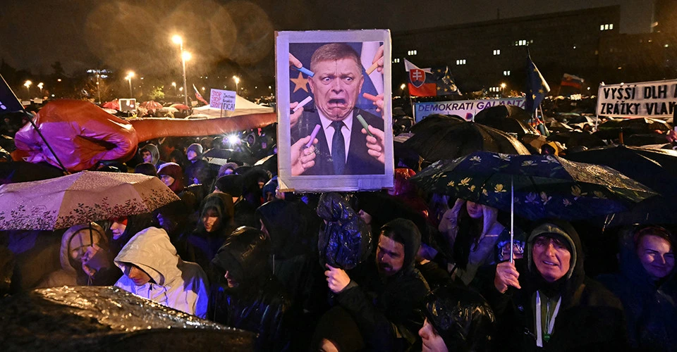 протест проти прем'єр-міністра Роберта Фіцо